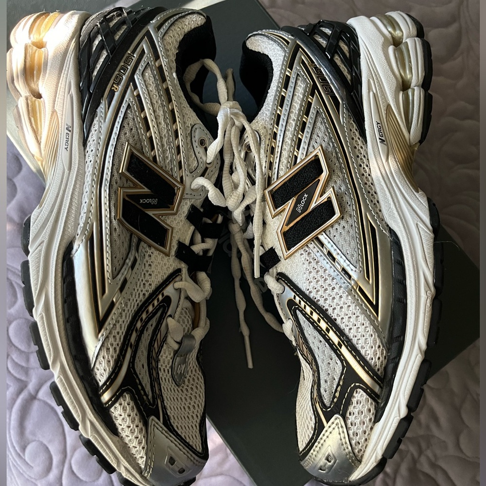 New Balance 1906R Sneakers Gold/Silver/Black/White W9 - Picture 6 of 7